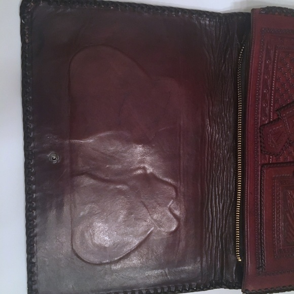 Vintage Hand Tooled Mexican Leather Clutch - Picture 5 of 8